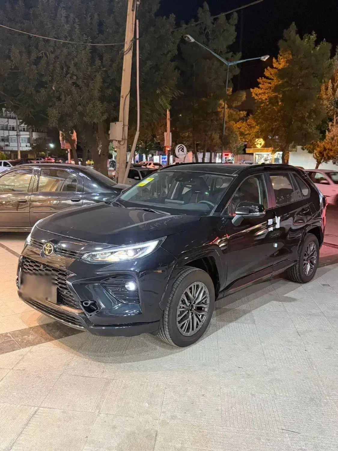 تویوتا وایلندر لاکچری پلاس|خودرو سواری و وانت|کرمانشاه, |دیوار