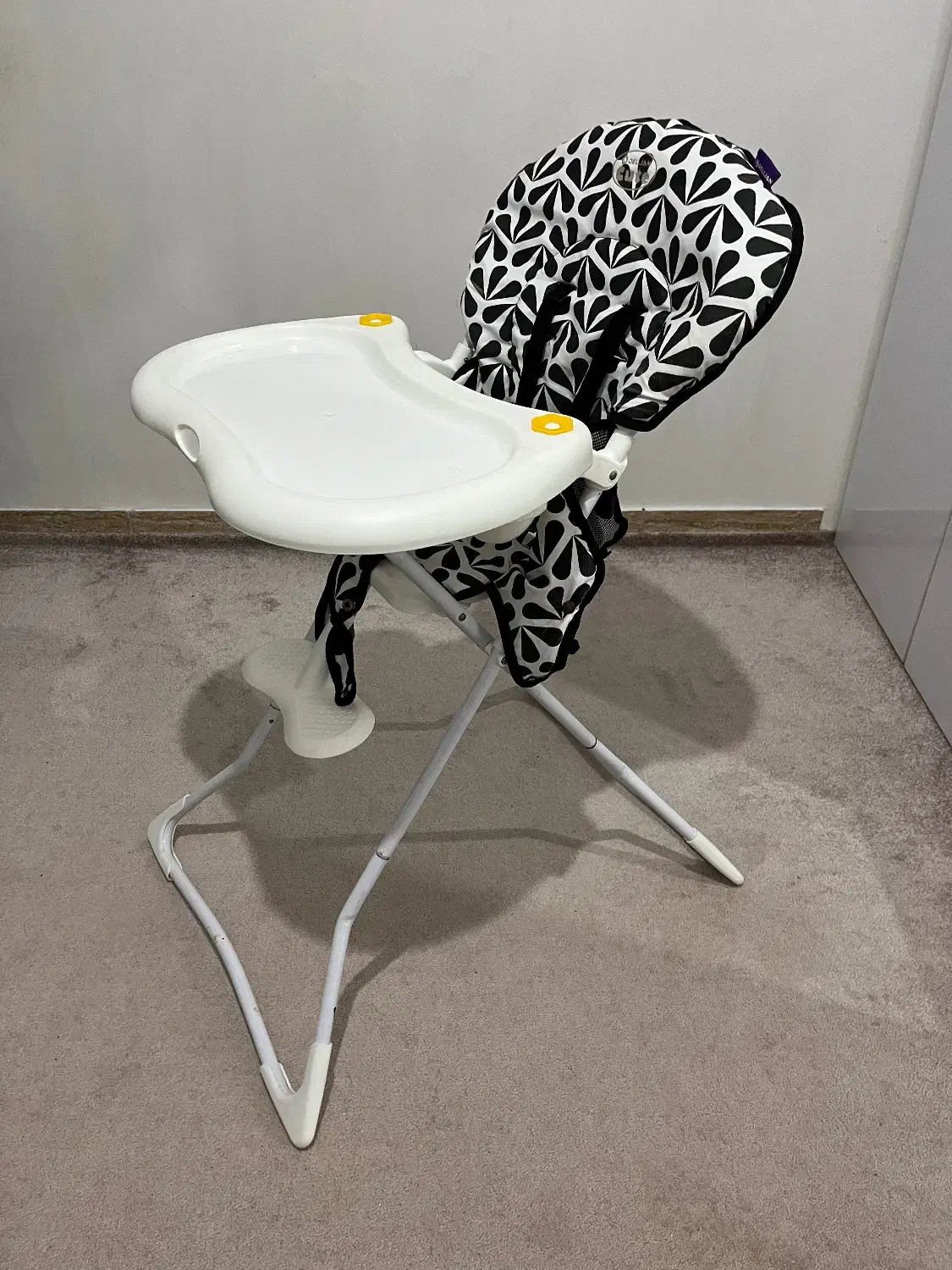 صندلی غذا|تخت و صندلی بچه|رشت, شهریاران|دیوار