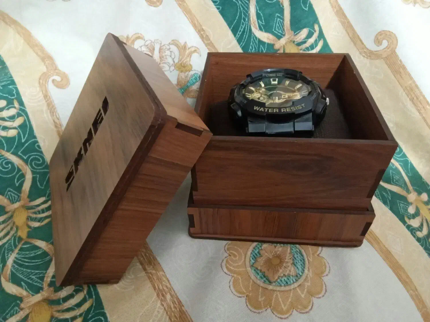 ساعت نو|ساعت|شوشتر, |دیوار