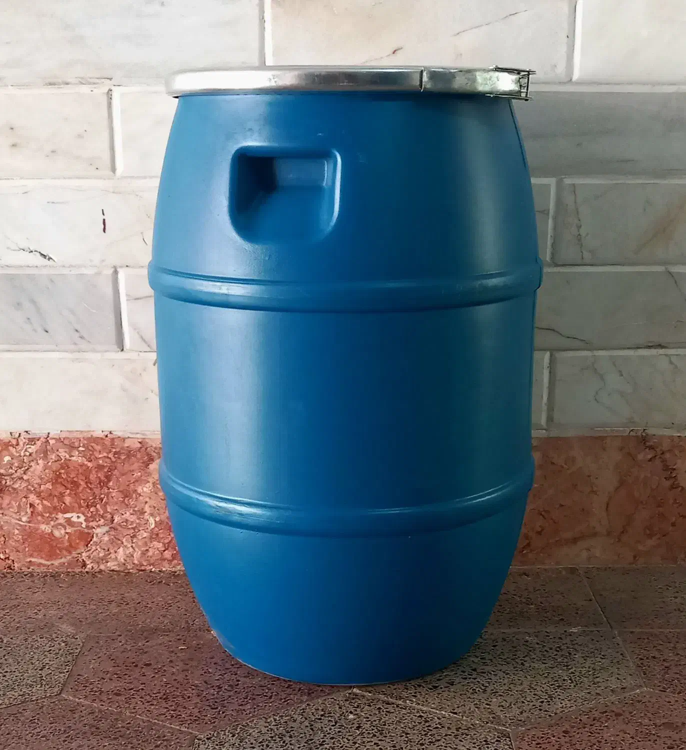 بشکه ۷۰ و ۸۰. لیتری سالم ومحکم نونو|ظروف نگهدارنده، پلاستیکی، یک‌بارمصرف|قم, زنبیل آباد|دیوار