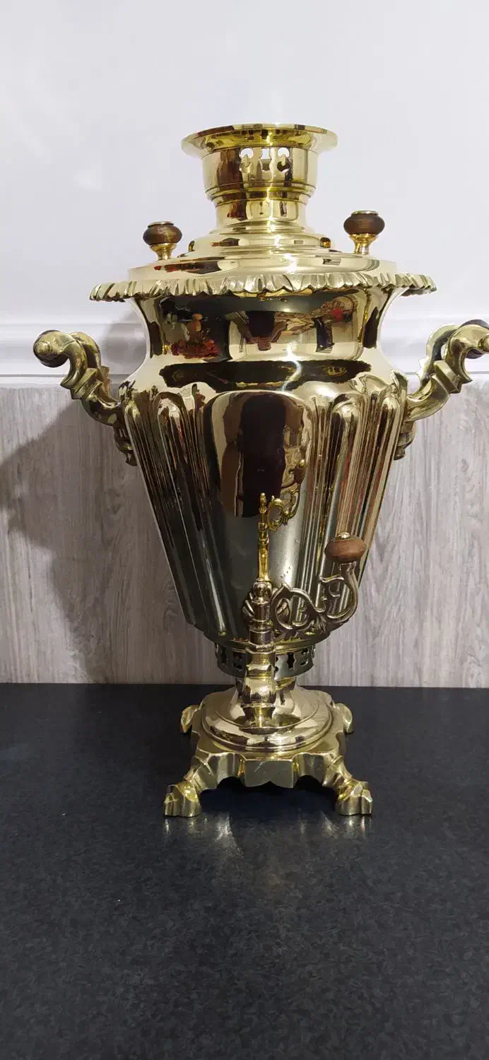 سماور زغالی عتیقه روسی|کلکسیون اشیاء عتیقه|نقده, |دیوار