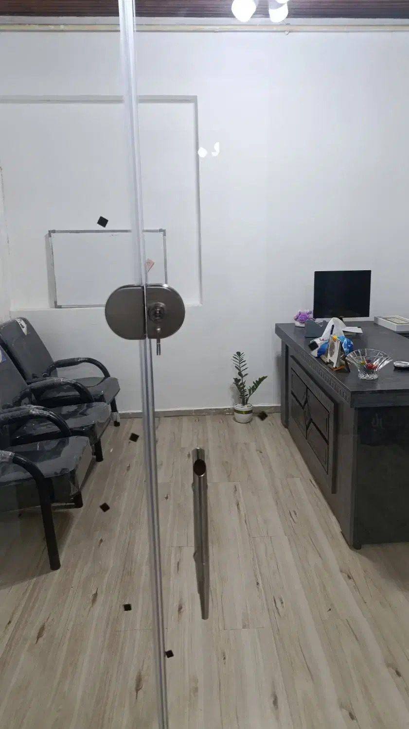 شیشه سکوریت واینه|خدمات پیشه و مهارت|رشت, صفاری|دیوار