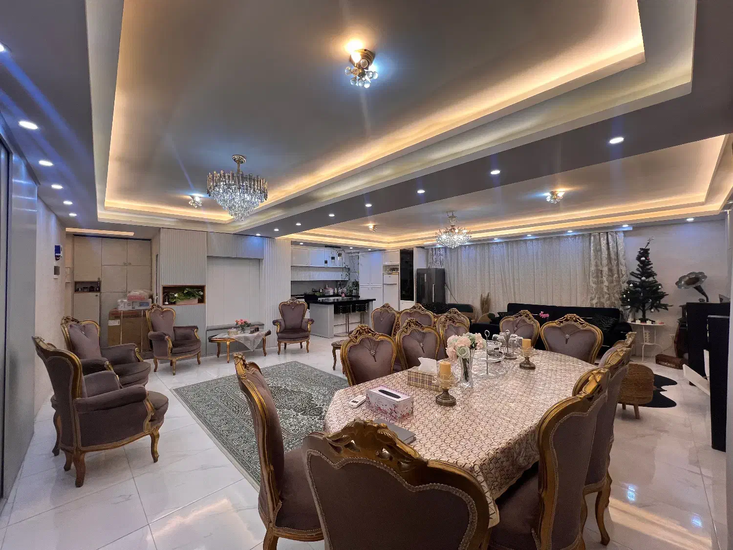 فروش واحد۱۶۰متری فول امکانات نوساز،چهار راه مرادی|فروش آپارتمان|بندرعباس, |دیوار