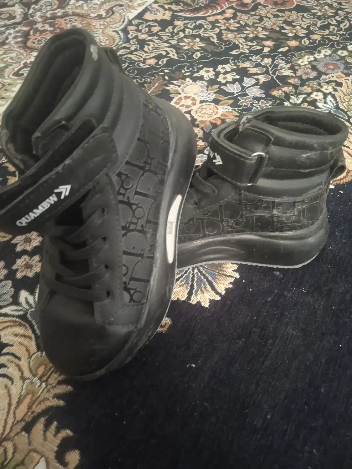 کفش نو|کیف، کفش، کمربند|تربتحیدریه, پائین ولایت|دیوار