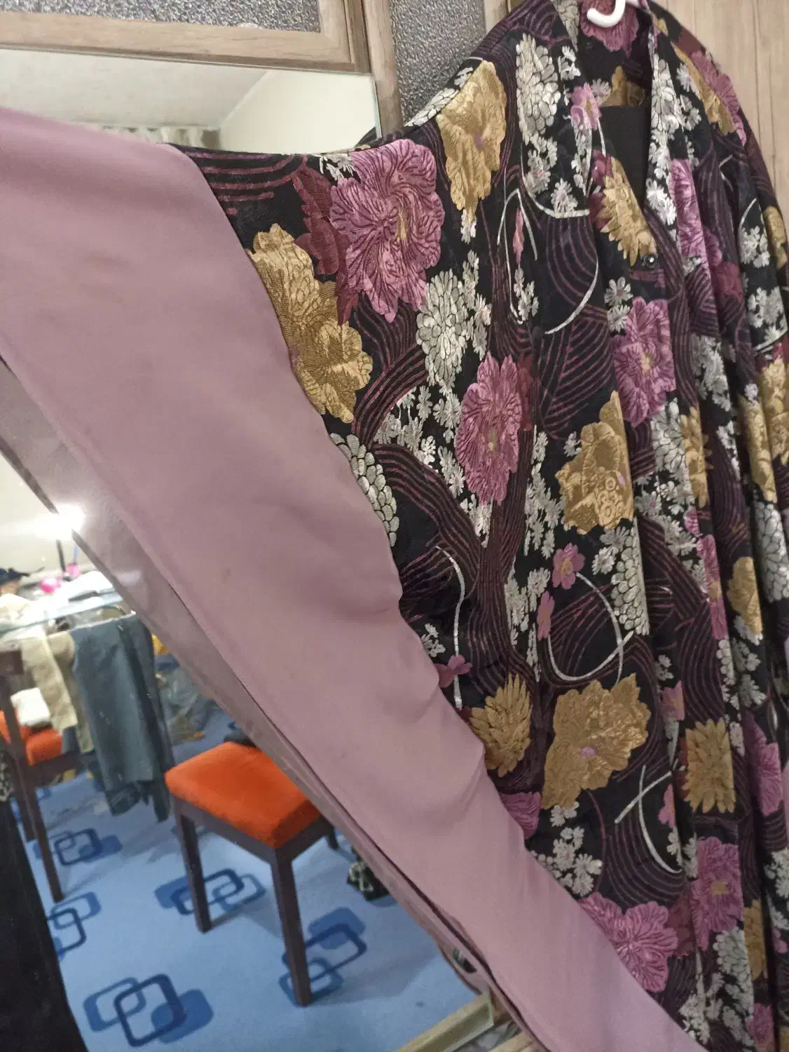 دوخت و دوز|لباس|شاهین‌شهر, امام حسین|دیوار