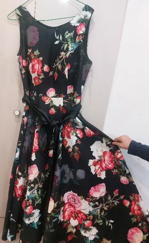 پیراهن مجلسی|لباس|تبریز, |دیوار