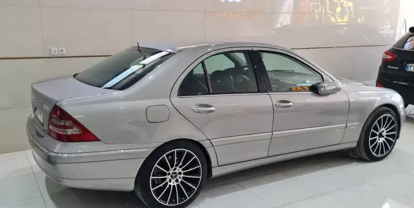 فروش بنزC230شخصی ۲۰۰۶  معاوضه با اپارتمان وخودرو|خودرو سواری و وانت|اصفهان, باغ دریاچه|دیوار