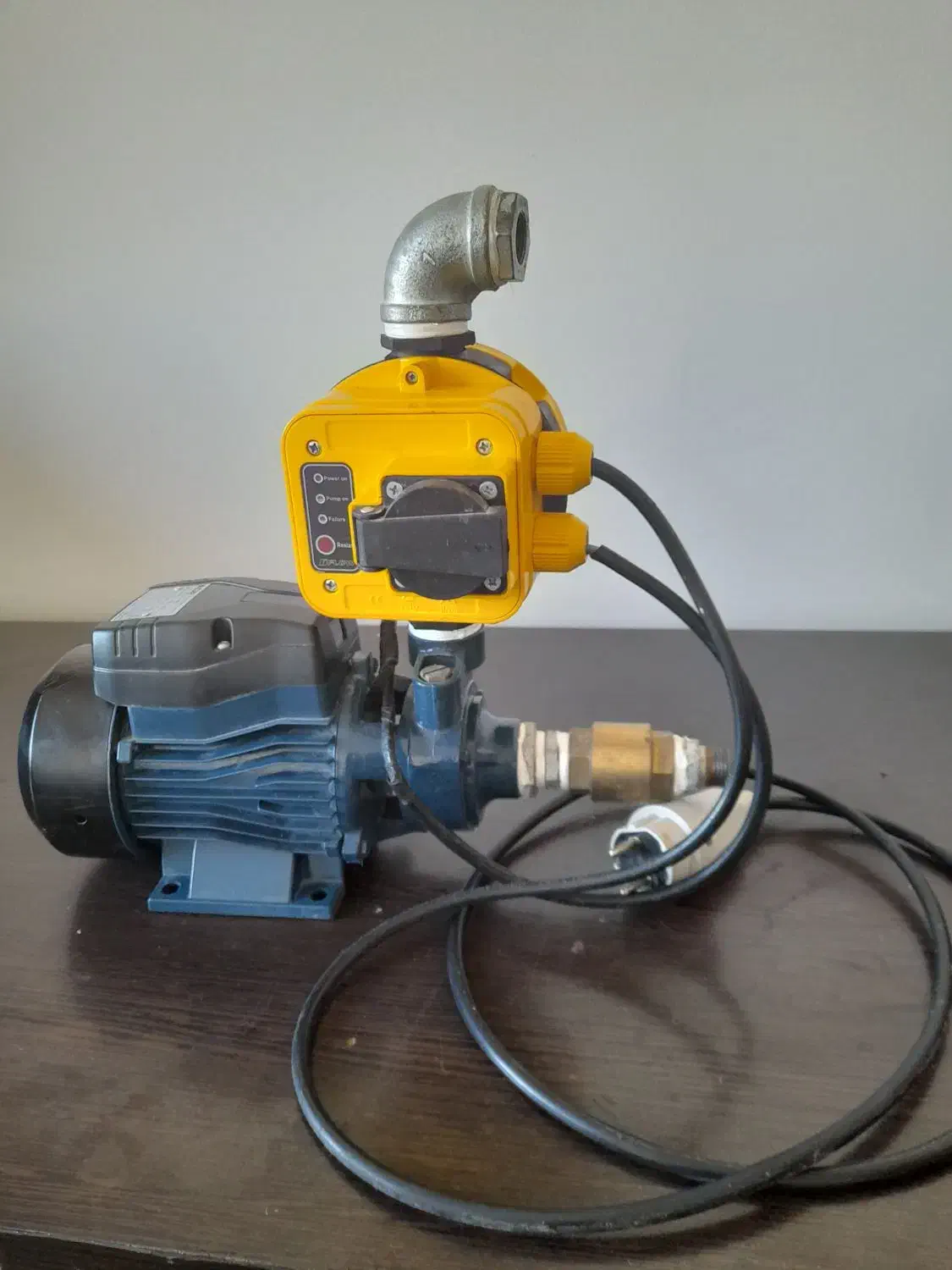 پمپ آب نیم اسب خانگی|مصالح و تجهیزات ساختمان|پرند, فاز ۶|دیوار