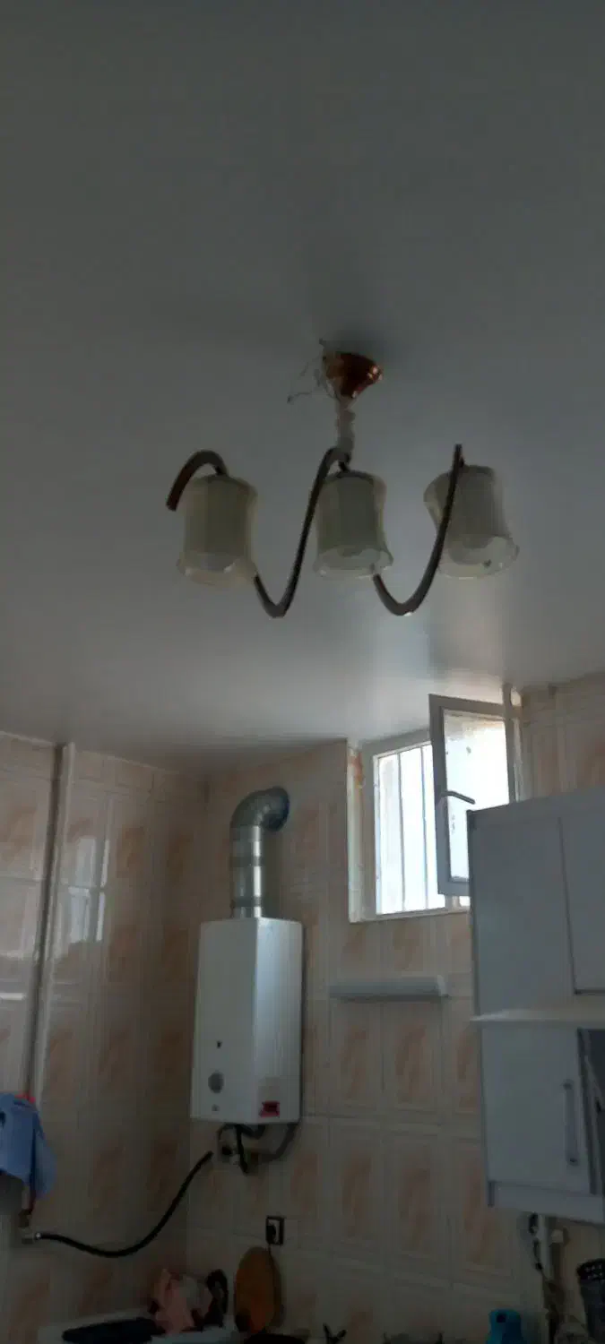 لوستر طلایی|لوستر و چراغ آویز|شاهین‌شهر, مخابرات (شهید بهشتی)|دیوار