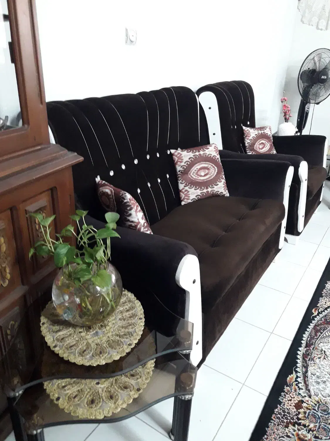 مبل ۷نفره رنگ قهوه ای|مبلمان خانگی و میز عسلی|رشت, آب و برق|دیوار