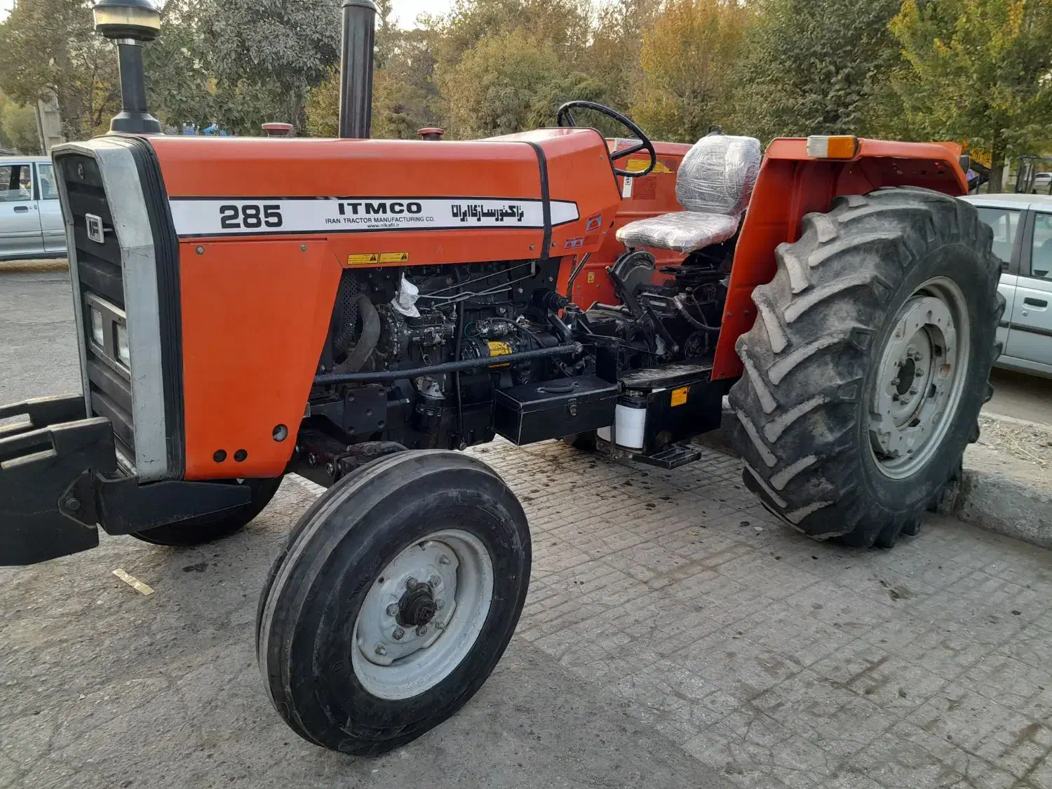 تراکتور فرگوسن 285 مدل 83 عتیقه|خودرو سنگین|کنگاور, |دیوار