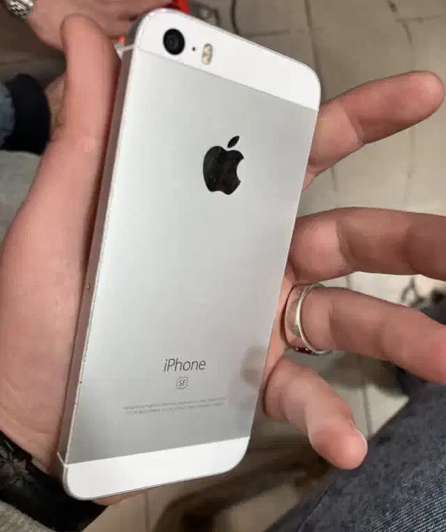 اپل iPhone SE با حافظهٔ ۶۴ گیگابایت|موبایل|قم, باجک یک|دیوار