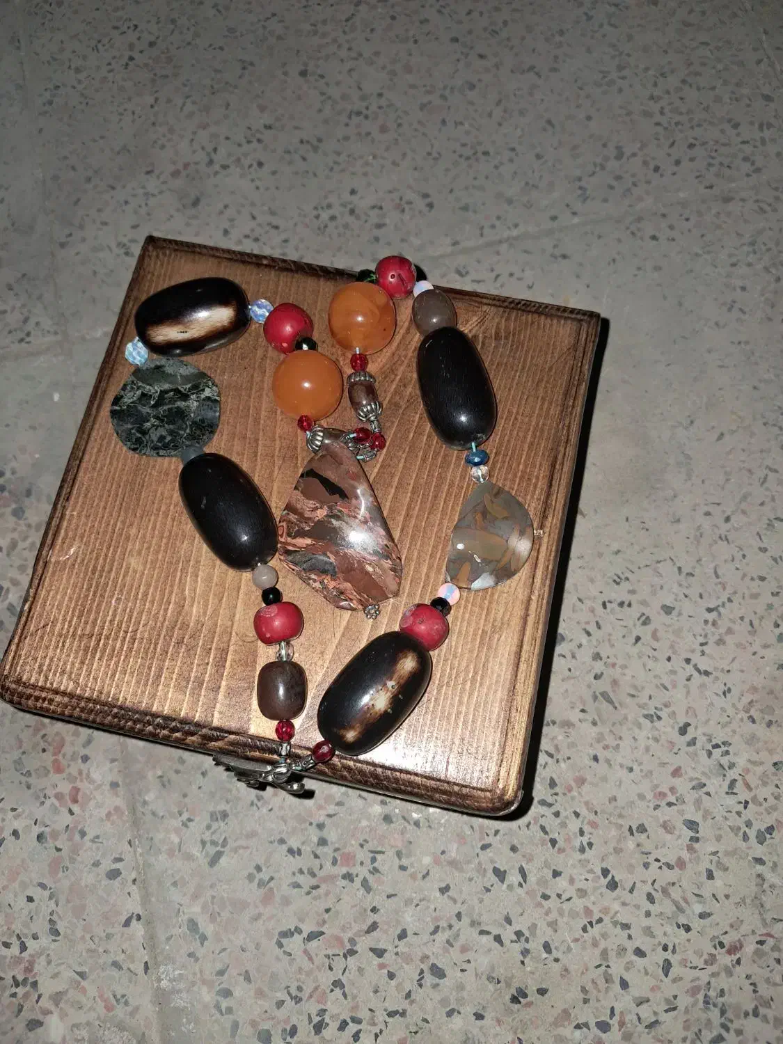 گردن بند زیبای قیمتی از مهرههای عقیق یشم|جواهرات|کرمانشاه, |دیوار