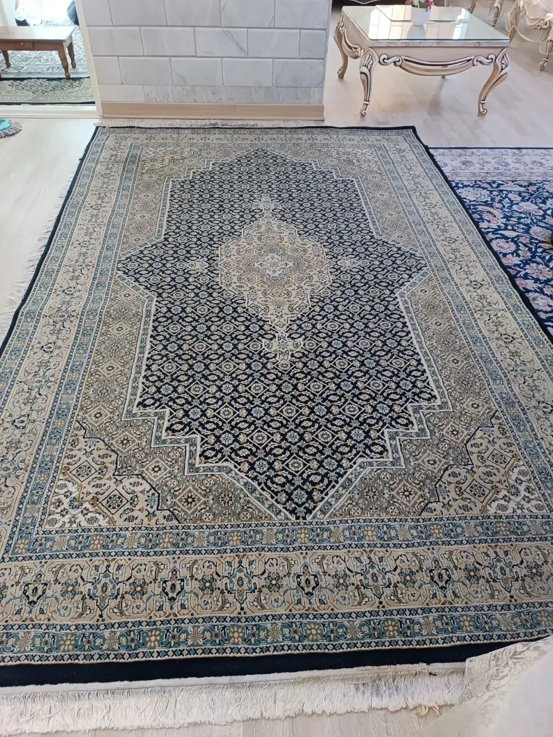 فرش،ماشینی.نقش ماهی قدیم|فرش|تهران, اوقاف|دیوار