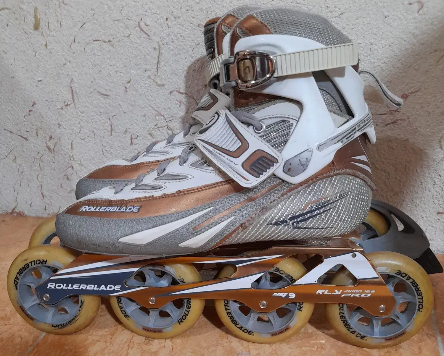 کفش اسکیت حرفه ای رولر بلید|دوچرخه، اسکیت، اسکوتر|رودهن, |دیوار