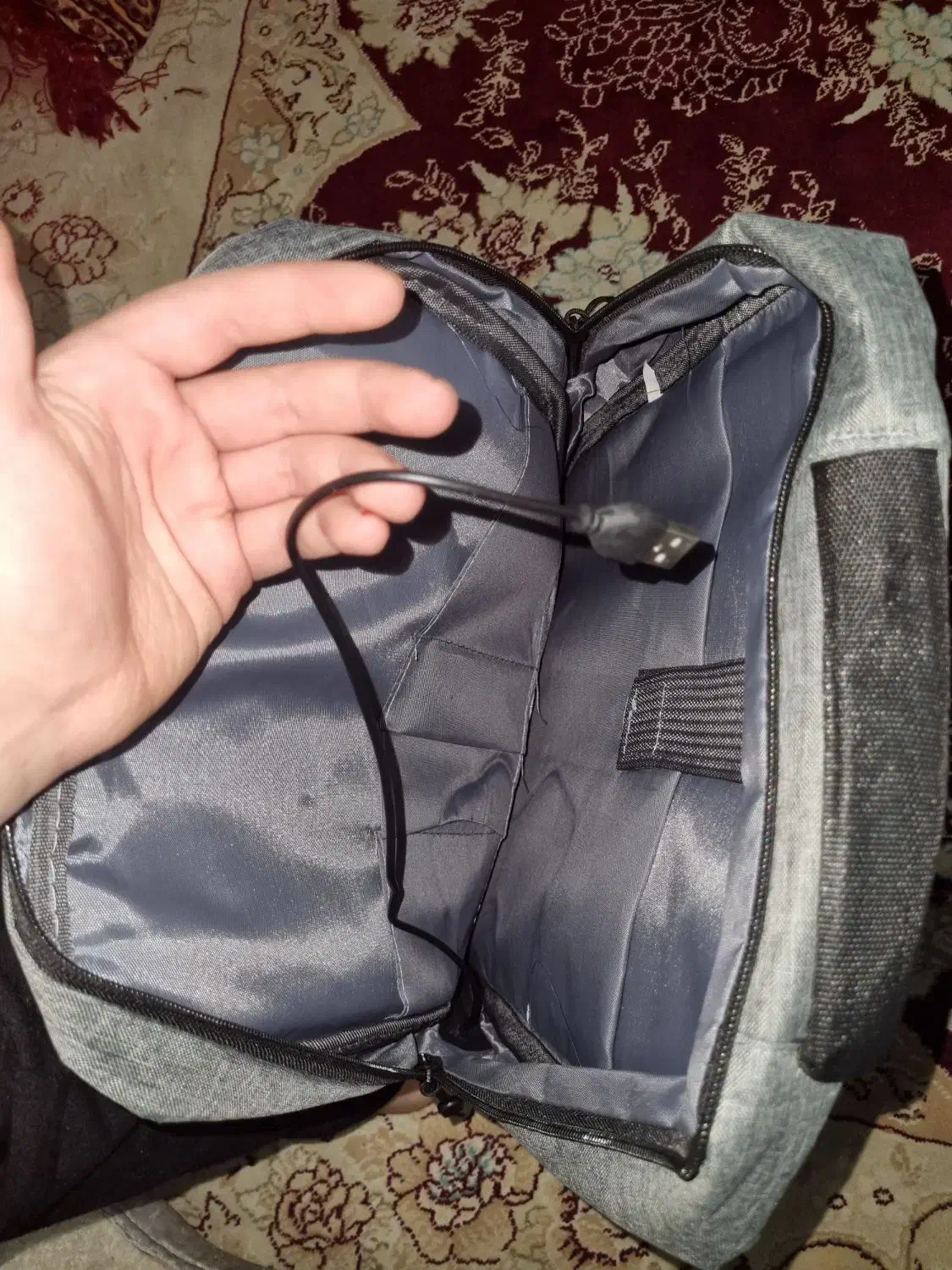 کیف|کیف، کفش، کمربند|سلماس, |دیوار