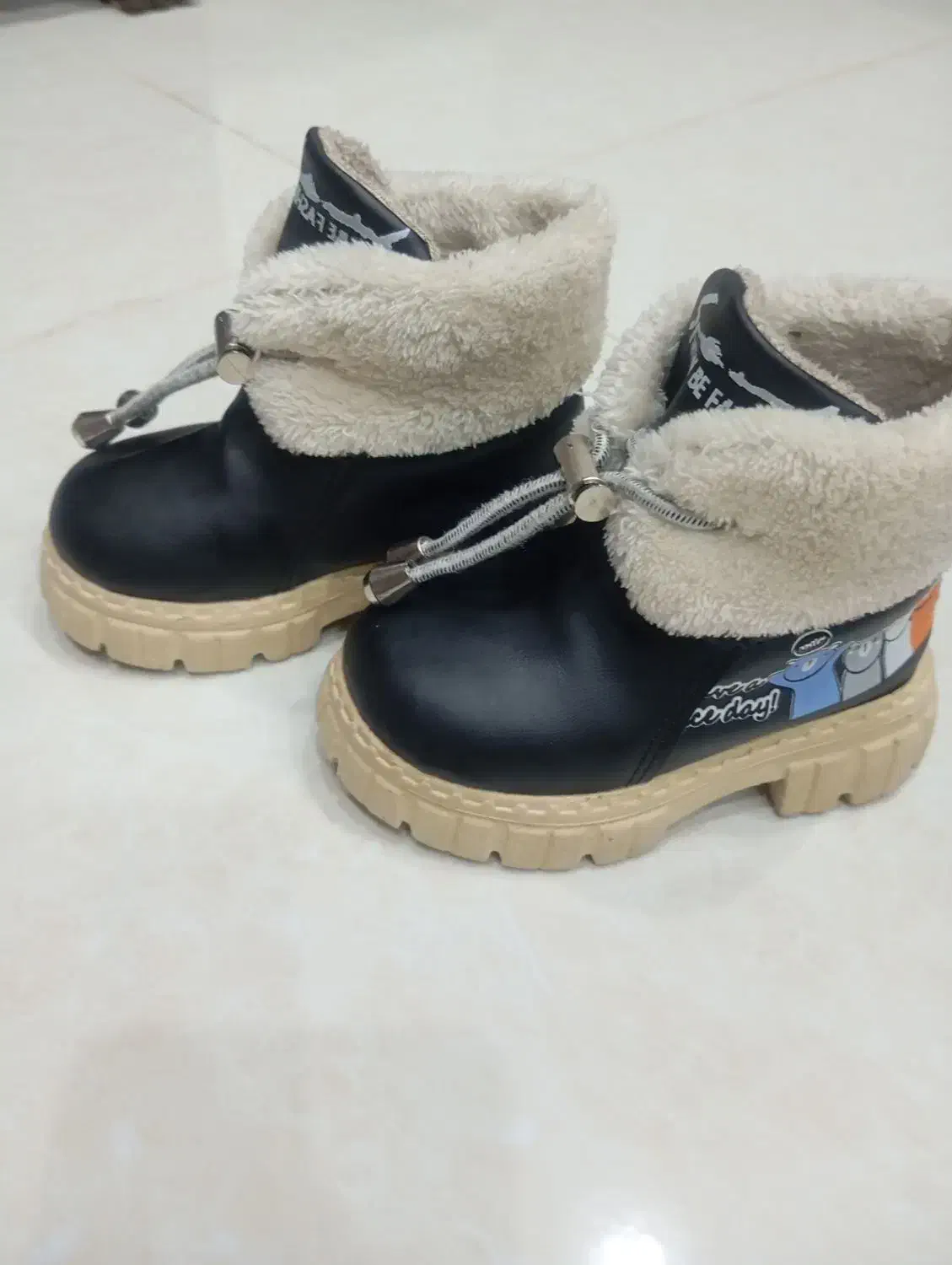 نیم بوت بچه گانه|کفش و لباس بچه|فولادشهر, C4|دیوار