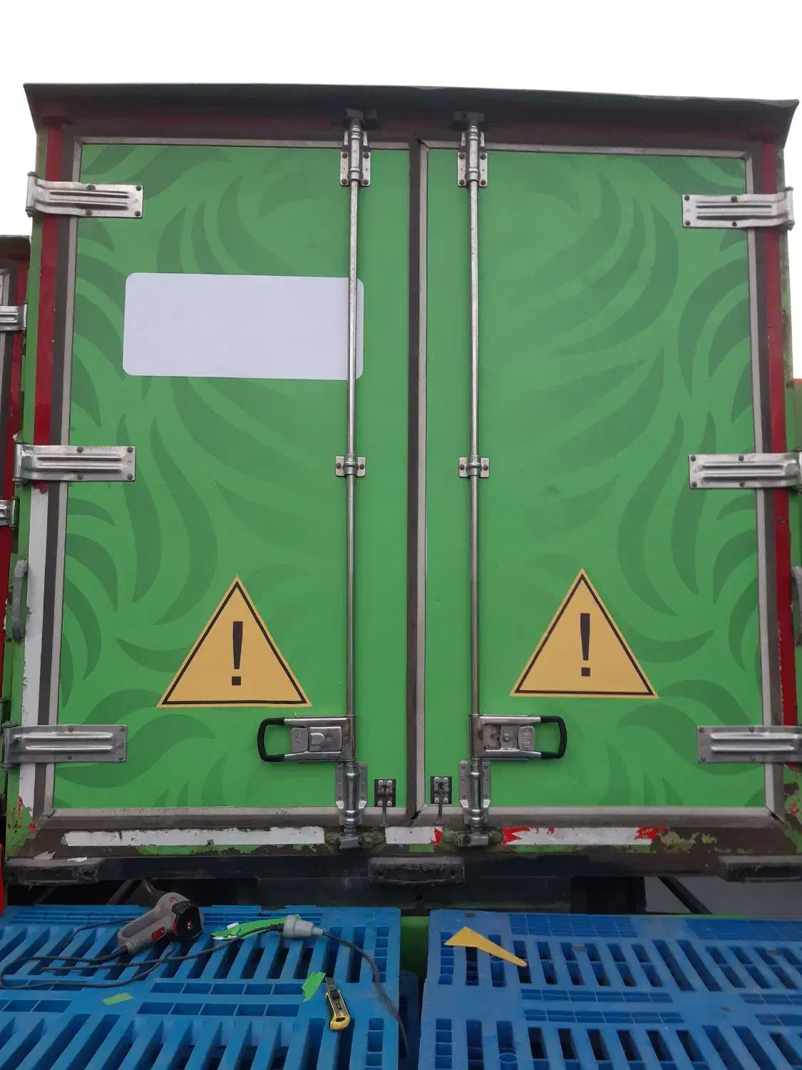 تبلیغات محیطی شبرنگ و برچسب شاهین شهر|خدمات پیشه و مهارت|شاهین‌شهر, نبوت|دیوار