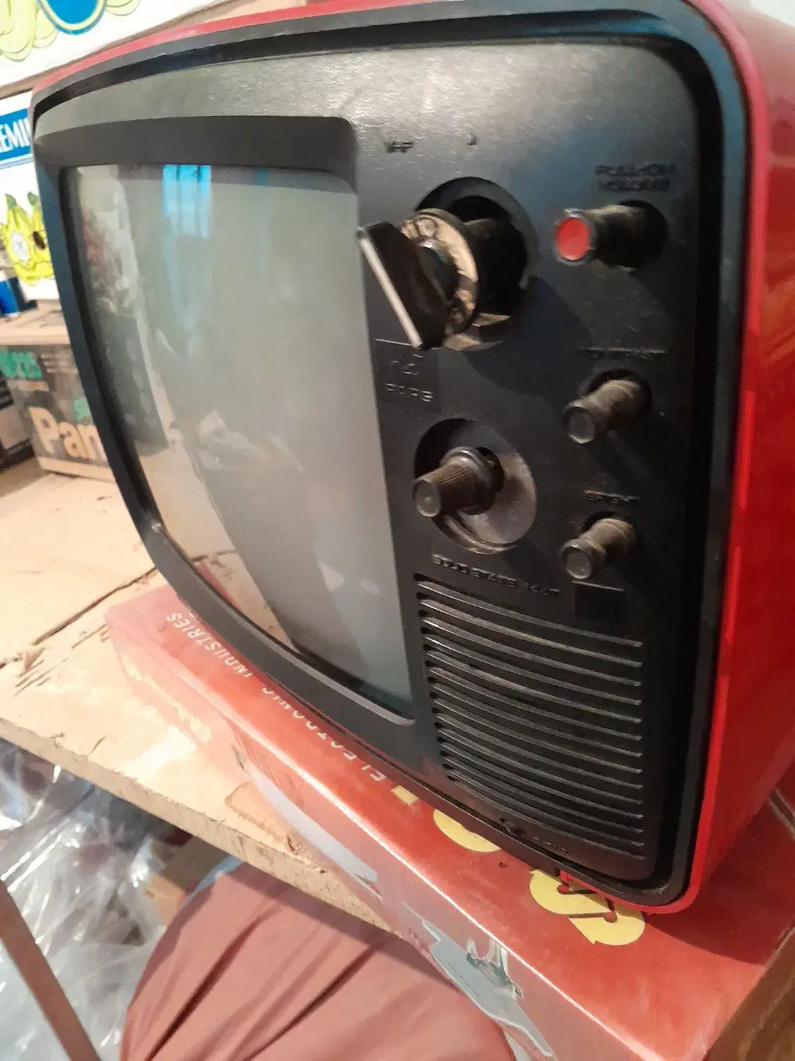 تلویزیون ۱۴ اینچ پارس کلکسیونی و نوستالوژی|تلویزیون و پروژکتور|گرگان, |دیوار