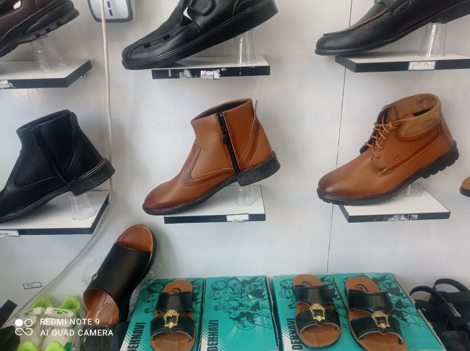 هنوزم نیم بوت های زمستانه راگرون میخری|کیف، کفش، کمربند|مهریز, |دیوار