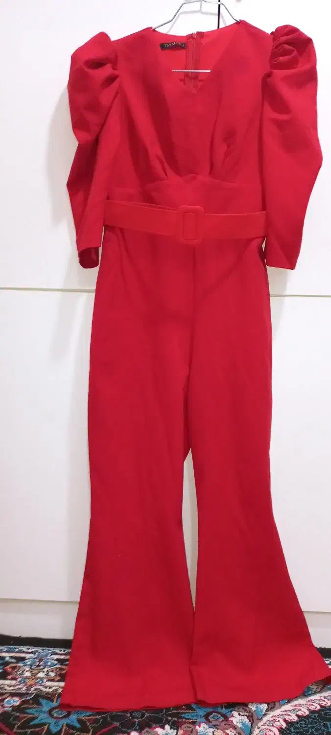 لباس مجلسی|لباس|رباط‌کریم, رباط‌کریم|دیوار