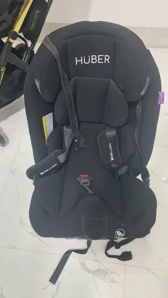 صندلی ماشین  کودک هوبر|تخت و صندلی بچه|بافت, |دیوار