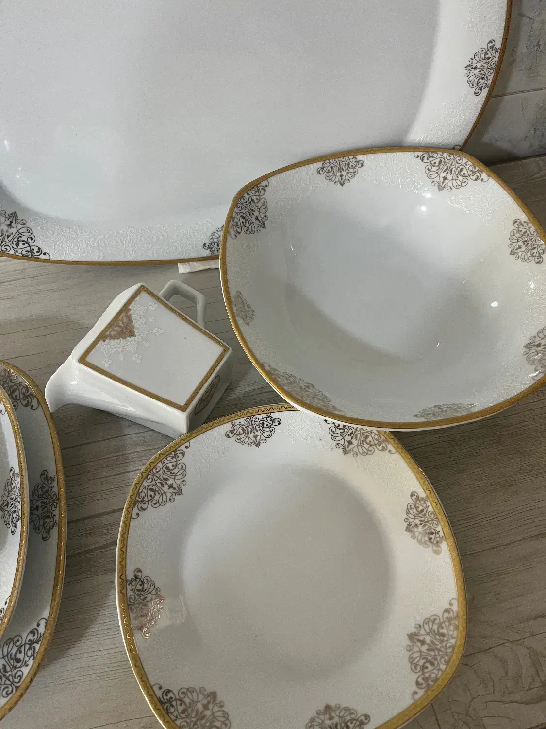 چینی شیک در حد نو|ظروف سرو و پذیرایی|بانه, |دیوار