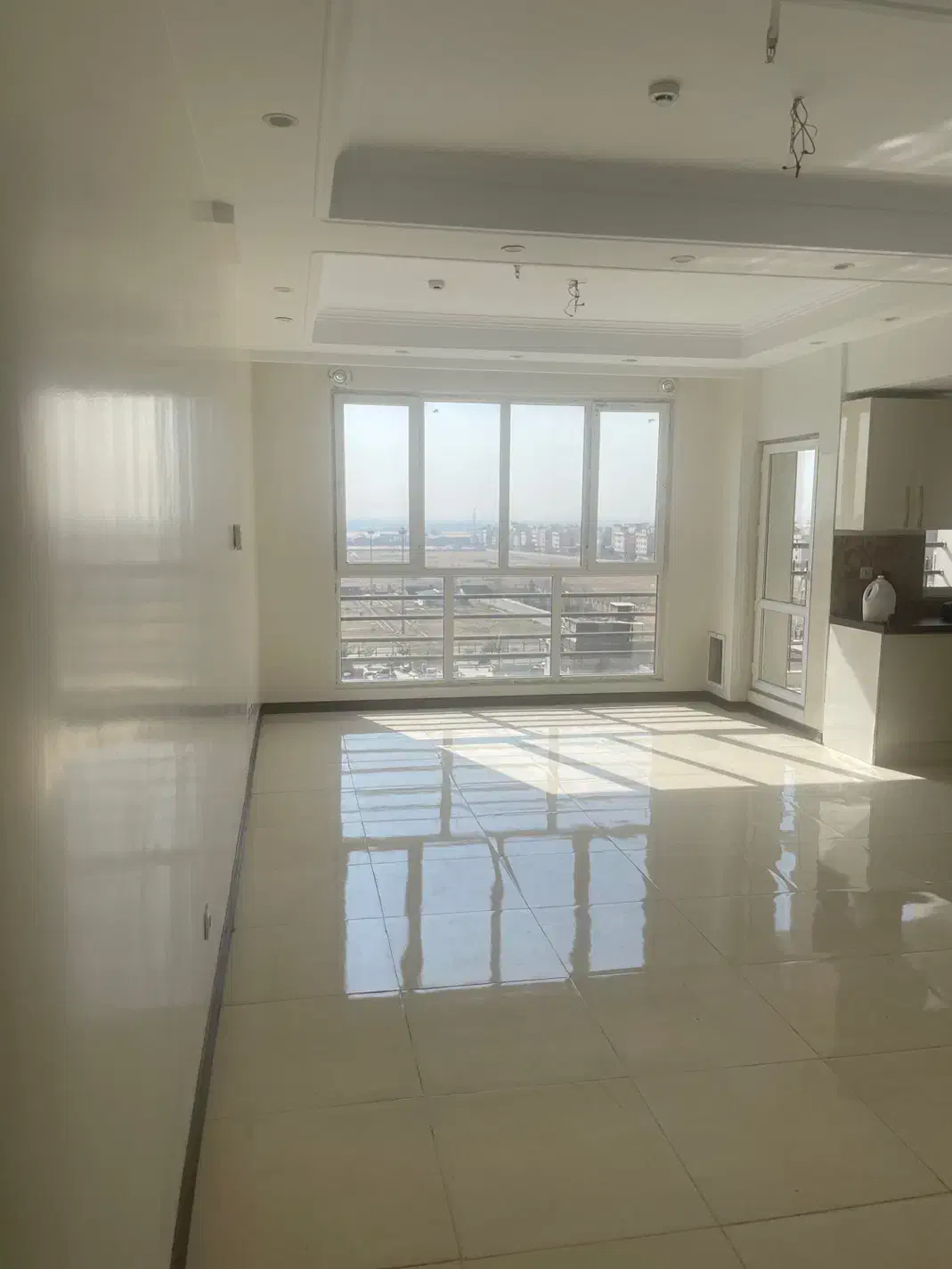 اپارتمان طبقه ۵