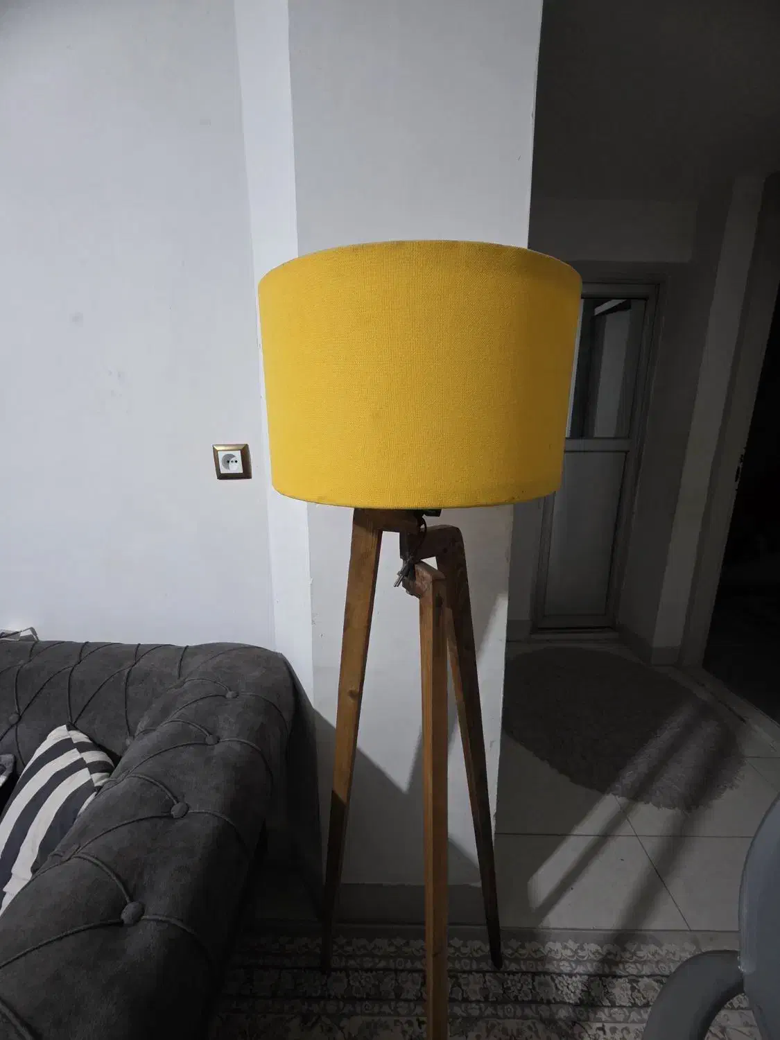 آباژور پایه چوبی|چراغ خواب و آباژور|نیشابور, بنیاد شهید|دیوار