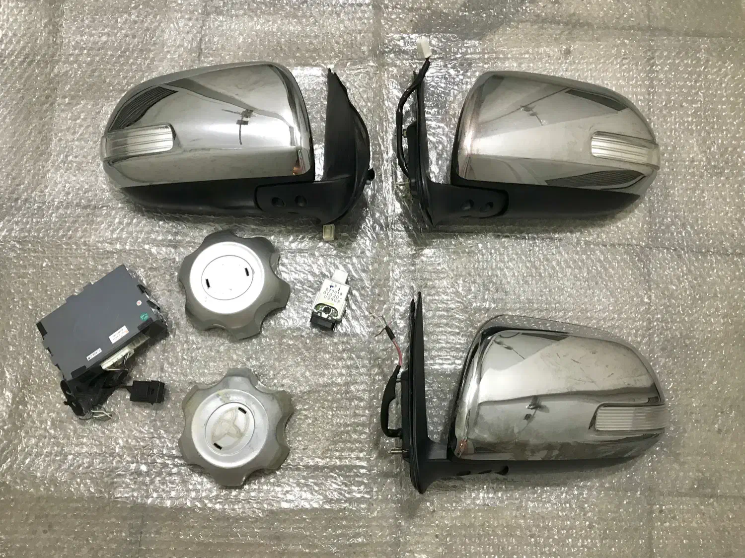 آینه برقی کاپ رینگ تویوتا هایلوکس ۲۰۱۴|قطعات یدکی و لوازم جانبی|تهران, بهجتآباد|دیوار