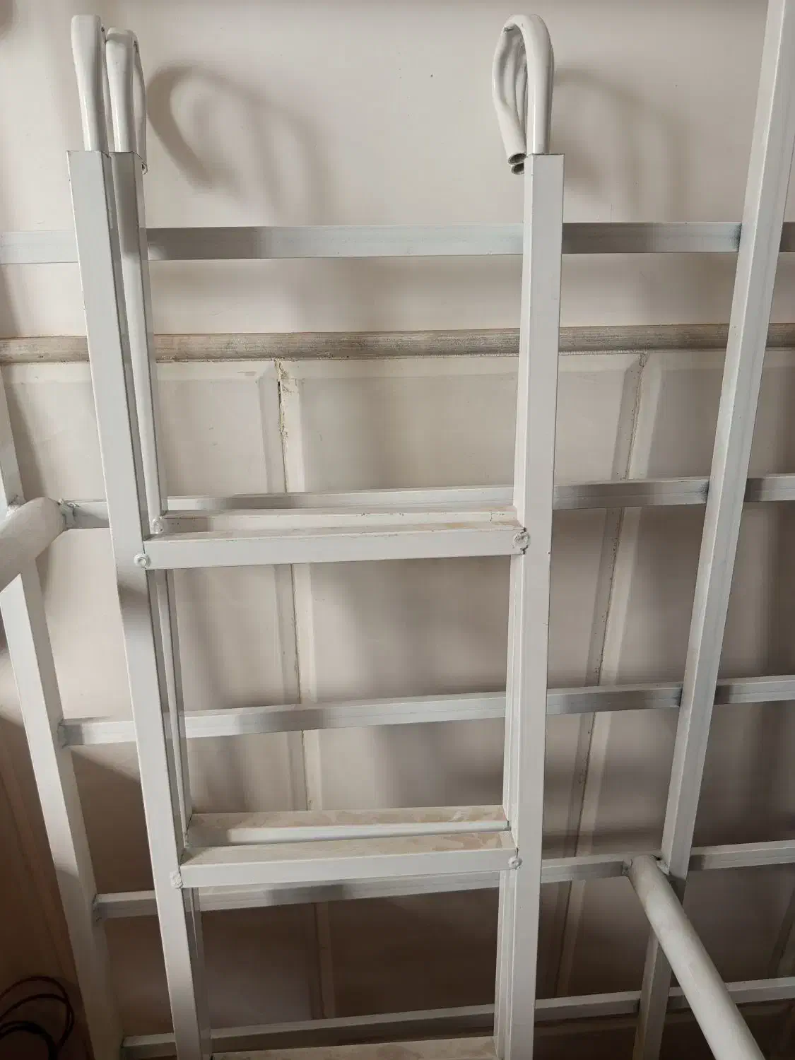 نردبان تخت دو طبقه|تخت و صندلی بچه|قم, شاه ابراهیم|دیوار