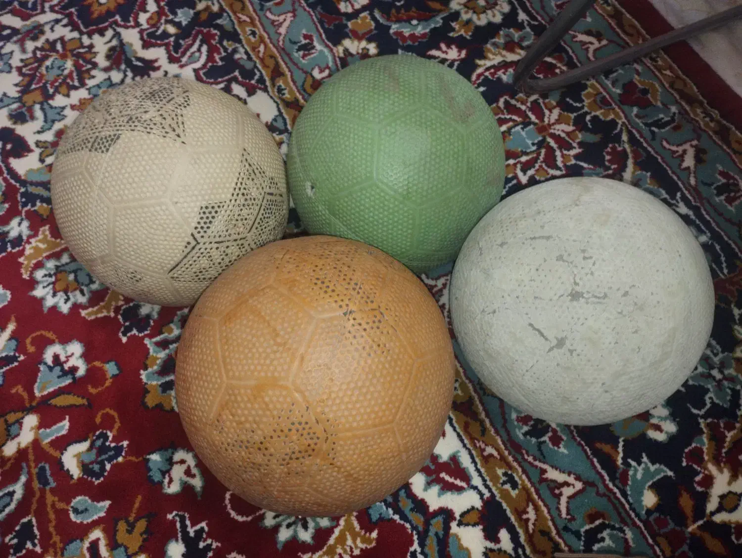 توپ ۴ عدد|ورزش‌های توپی|سبزوار, هویزه|دیوار