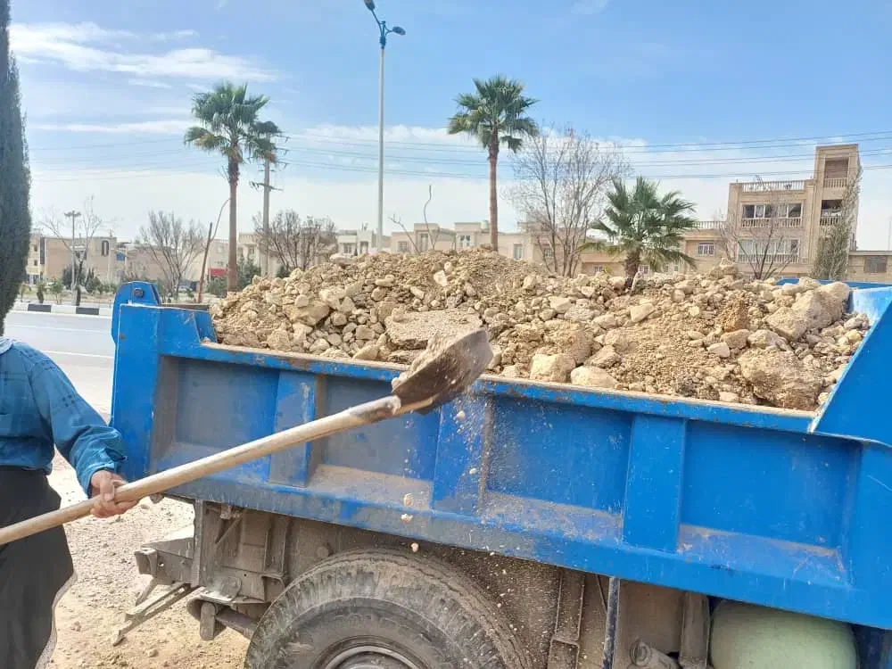 حمل نخاله ناخاله و مصالح ساختمانی با نیسان کمپرسی|خدمات حمل و نقل|شیراز, تل حسین‌آباد|دیوار