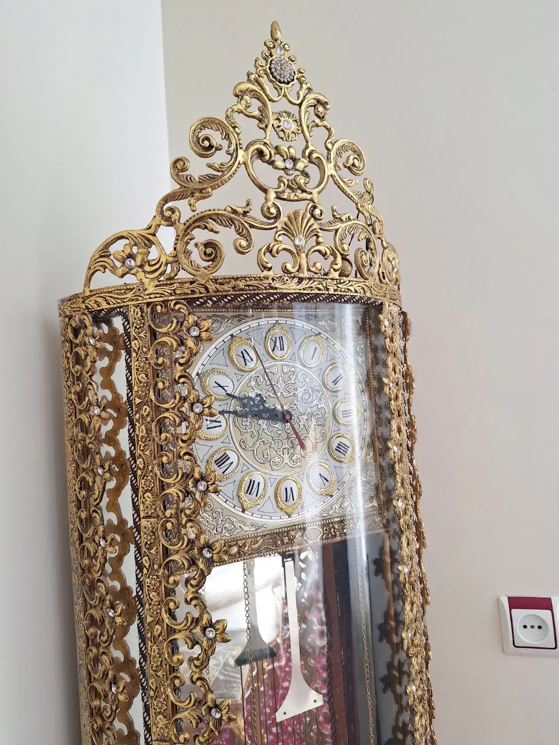 ساعت کنار سالنی تمام برنز|ساعت دیواری و تزئینی|همدان, |دیوار