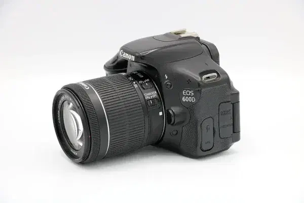 دوربین عکاسی Canon 600D به همراه لنز 18-55|دوربین عکاسی و فیلمبرداری|گرگان, |دیوار