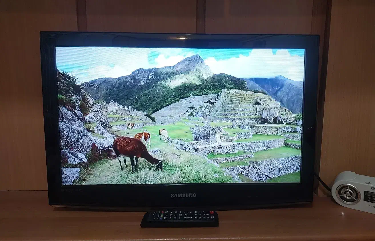 تلویزیون LCD سامسونگ کاملا سالم|تلویزیون و پروژکتور|قم, بنیاد|دیوار