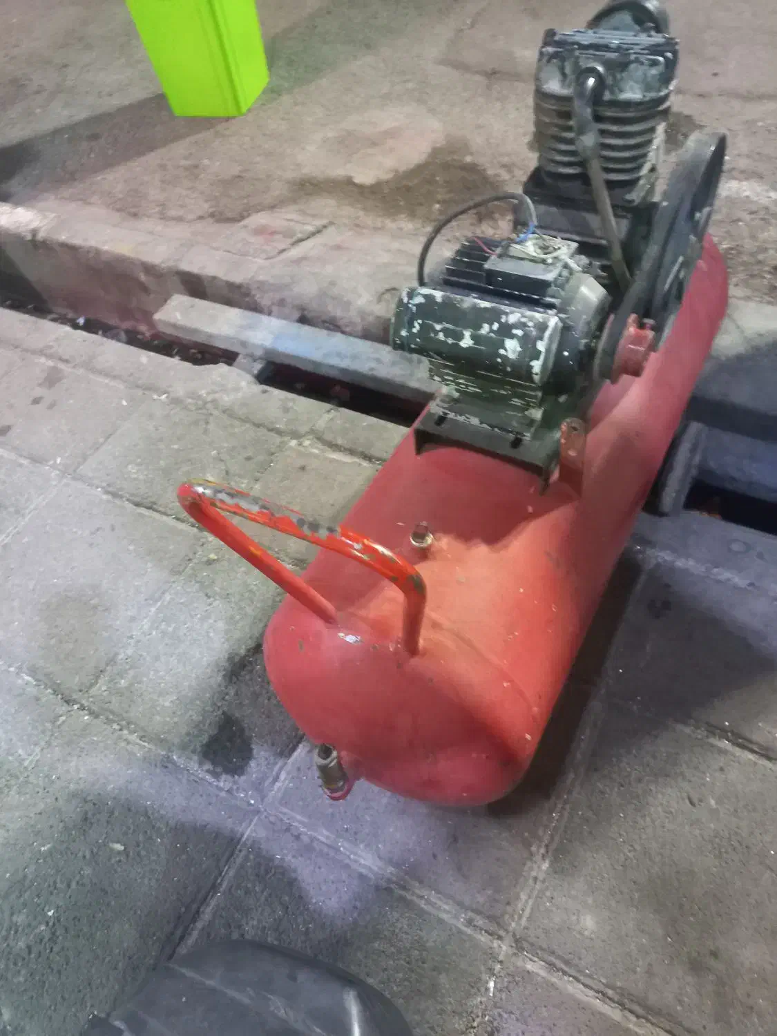 پمپ باد ۱۰۰لیتری ایتالیایی|ماشینآلات صنعتی|قرچک, مهدیه|دیوار