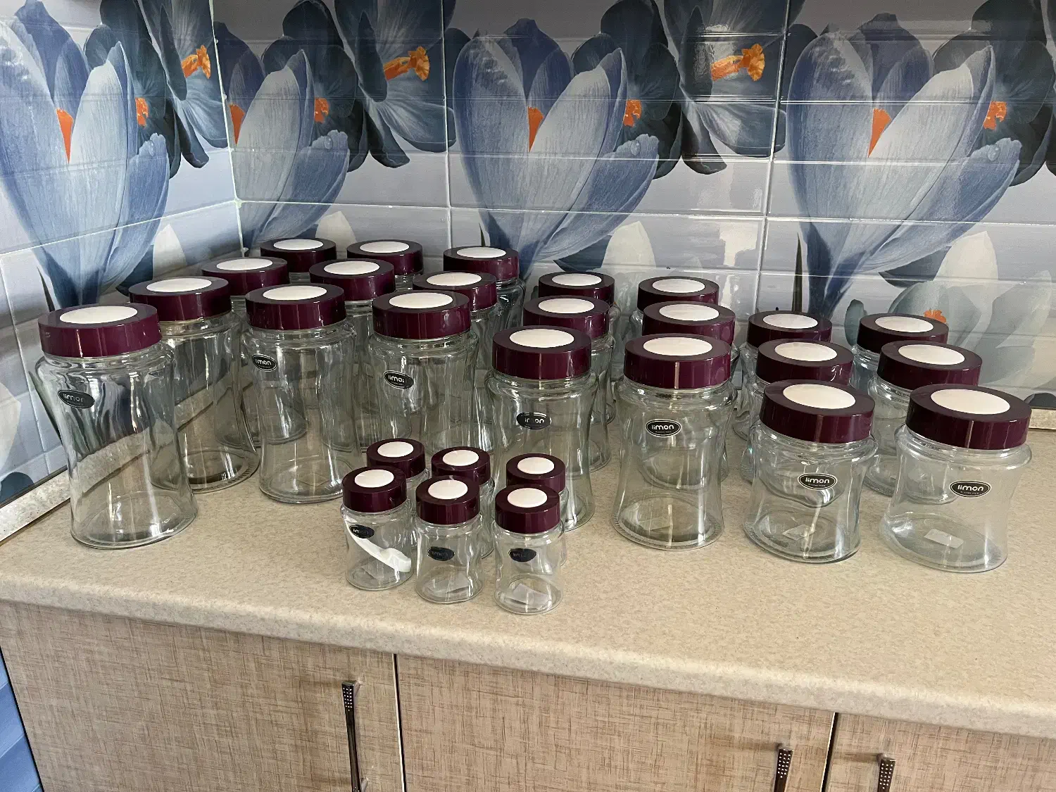 جا حبوباتی|ظروف نگهدارنده، پلاستیکی، یکبارمصرف|اندیشه, اندیشه فاز ۳|دیوار