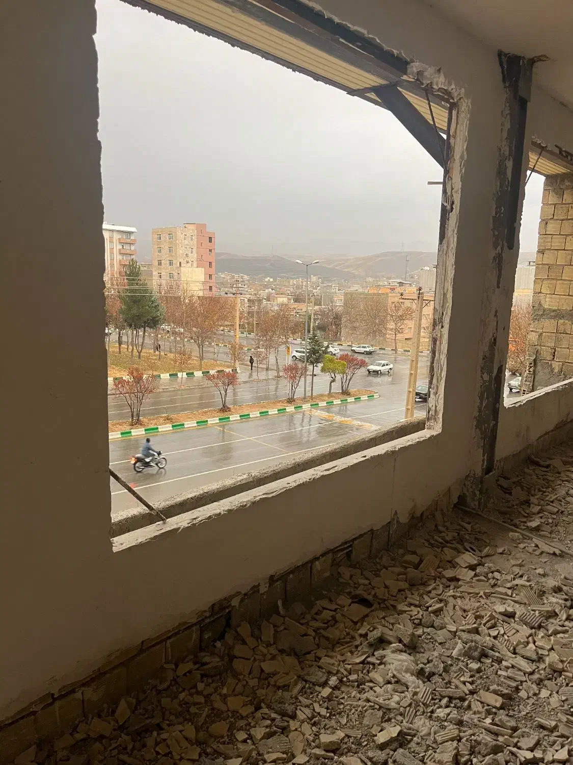 پیش فروش تک واحد بررینگ اصلی اندیشه|فروش آپارتمان|بروجرد, |دیوار