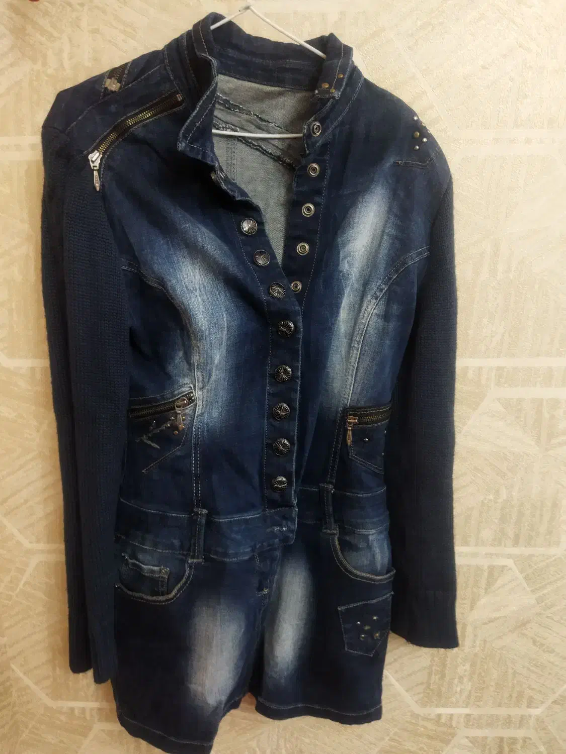 لباس|لباس|رشت, بلوار گیلان|دیوار