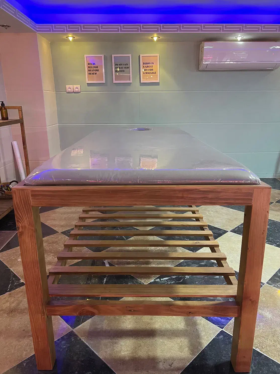 تخت ماساژ|آرایشگاه و سالنهای زیبایی|محلات, |دیوار