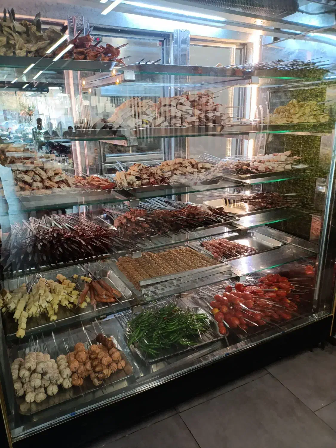 جذب تخته کار و کمک تخته کار و سالن کار|استخدام خدمات فروشگاه و رستوران|تهران, ایوانک|دیوار