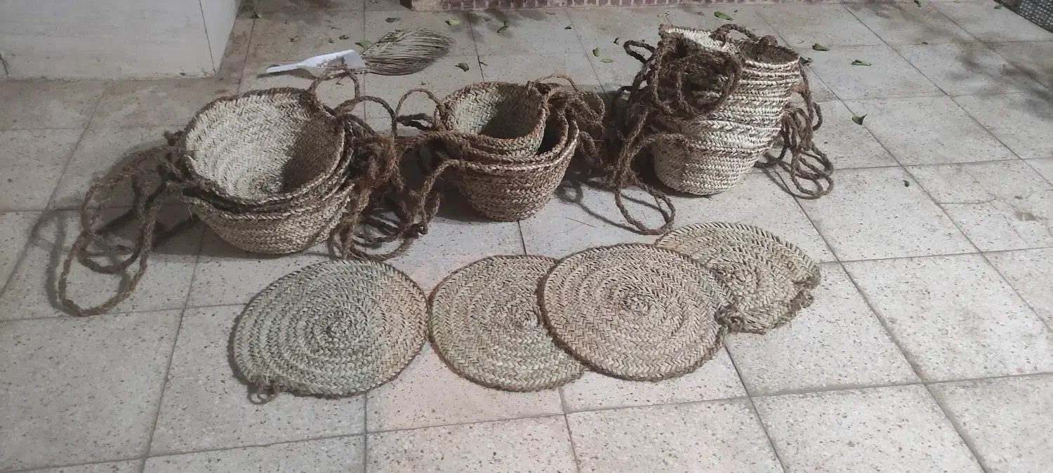 زنبیل حصیر جارو هنر دست بی بی حلیمه|صنایع دستی و سایر لوازم تزئینی|طبس, |دیوار