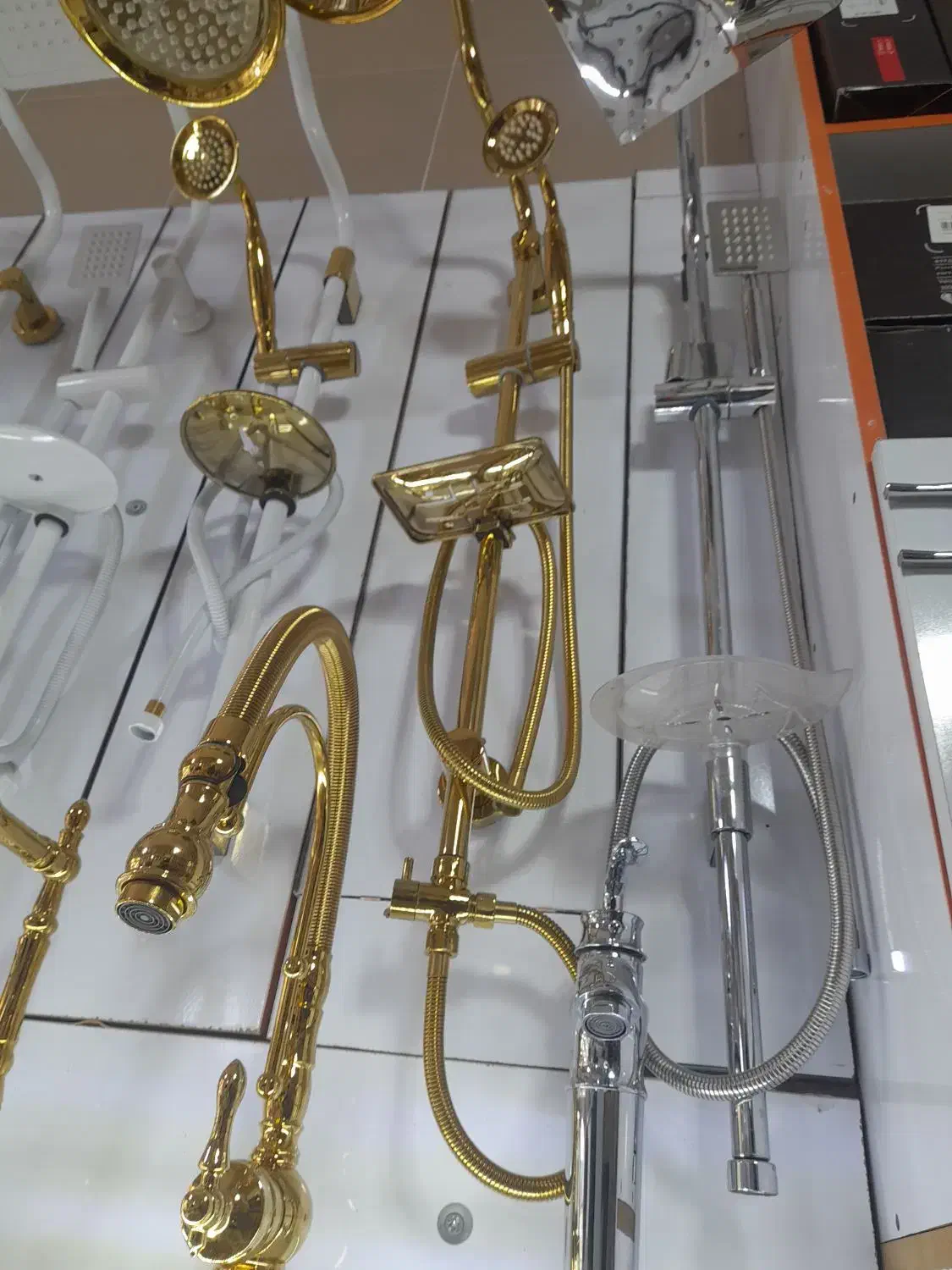 لولهکشی ساختمان سرد و گرم وفاضلاب و نصب آ|خدمات پیشه و مهارت|مشگین شهر, |دیوار