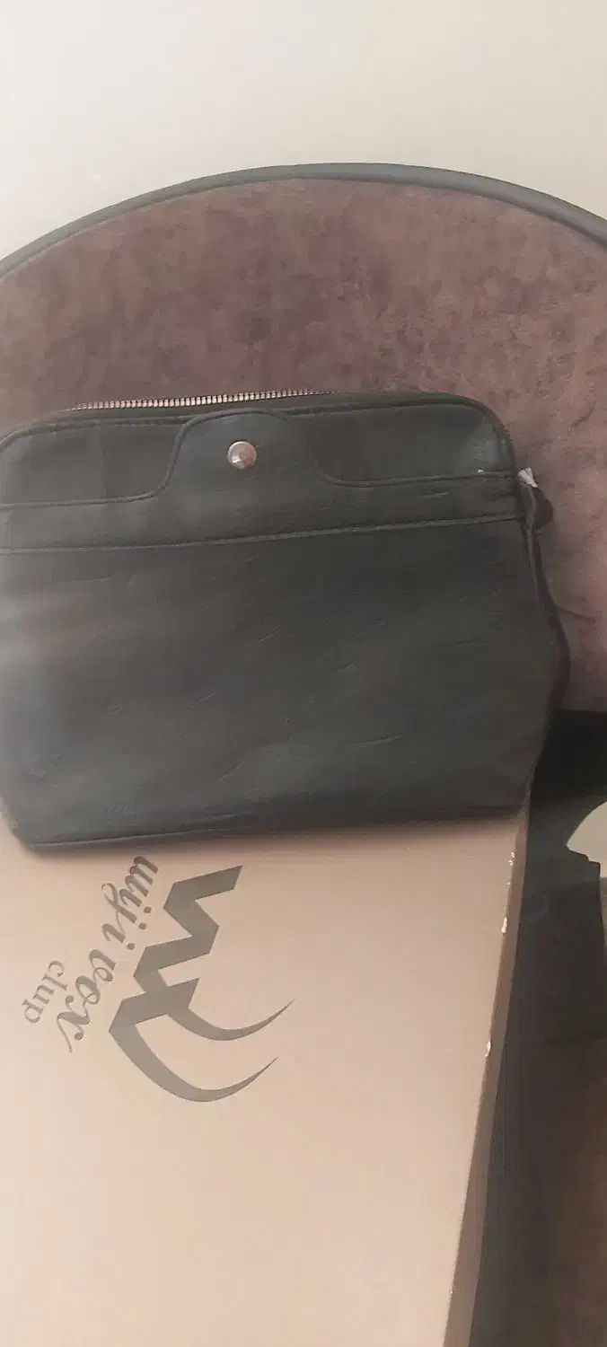 تعدادی کیف|کیف، کفش، کمربند|اردبیل, |دیوار