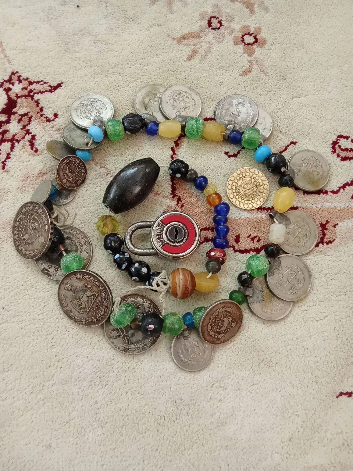 سنگ های قیمتی|کلکسیون اشیاء عتیقه|قم, انسجام|دیوار