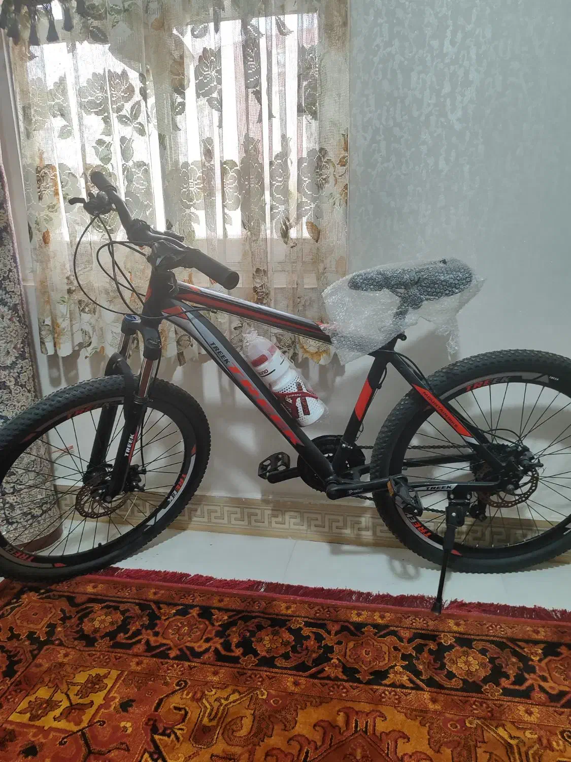 دوچرخه|دوچرخه، اسکیت، اسکوتر|اندیشه, اندیشه فاز ۴|دیوار