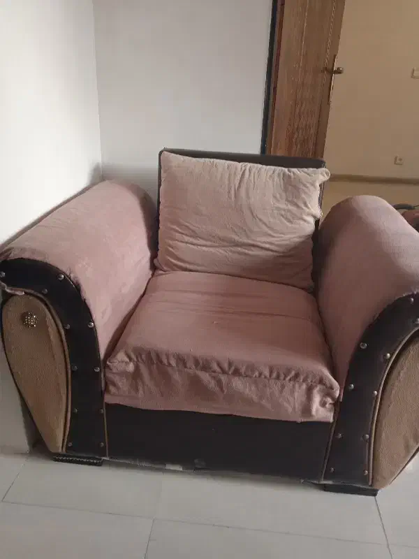 یک دست مبل تخت شو با دو عدد تشک|مبلمان خانگی و میز عسلی|آستارا, |دیوار