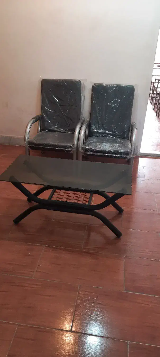 فروش صندلی و میز اداری|مبلمان اداری|لنجان, |دیوار