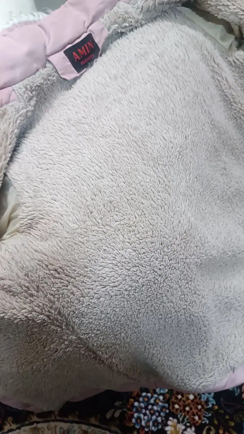 2عدد کاپشن دخترانه تمیز و سالم درحد نو.فولادشهر|لباس|فولادشهر, B5|دیوار